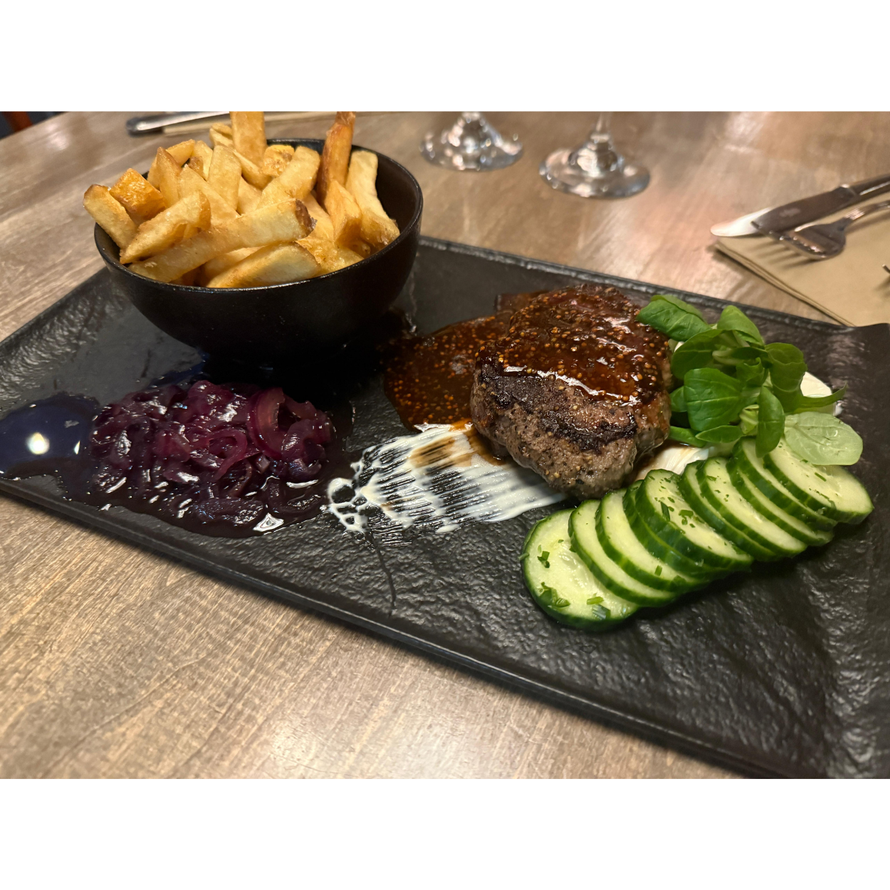 HÄRKÄINEN VALEPORILAINEN